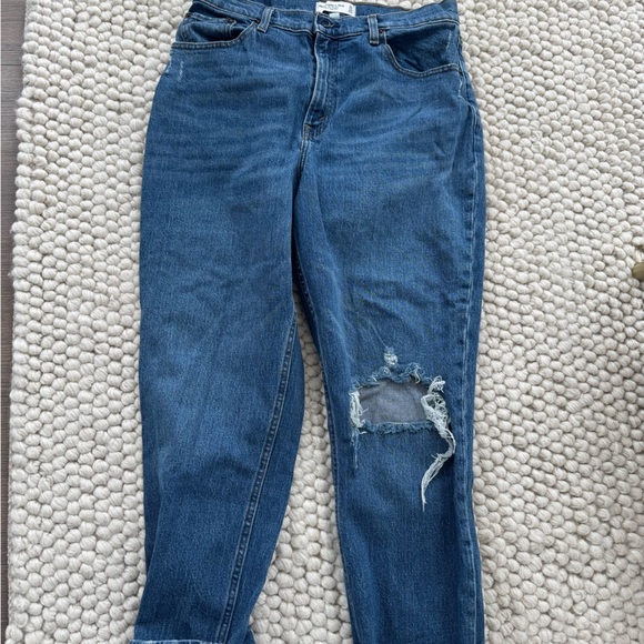 Abercrombie & Fitch Curve Love Ultra High Rise 90s Straight Jean Medium Wash - Picture 2 of 6